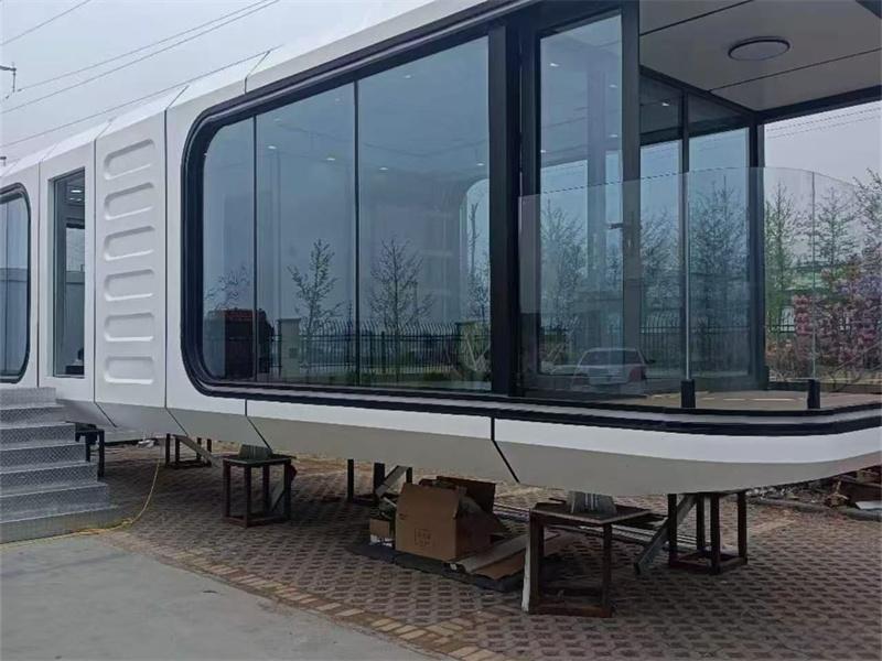 Capsule space houses